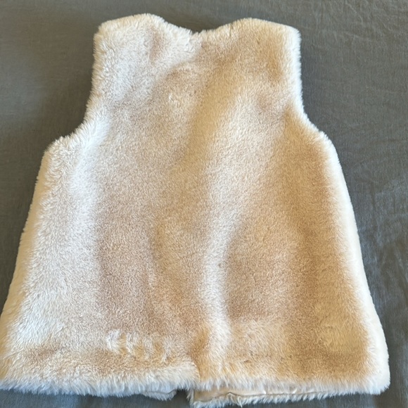 Zara faux fur vest - Picture 2 of 3